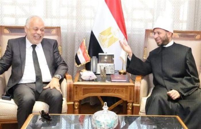 وزير الأوقاف يستقبل نقيب المهن التمثيلية لبحث التعاون في دعم الدراما الدينية