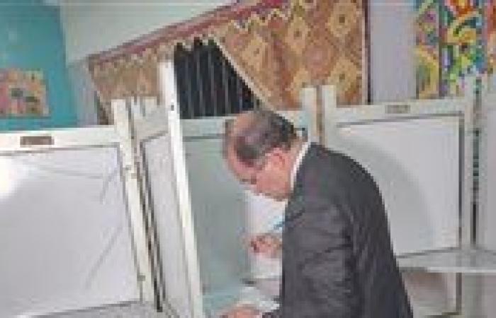 وزير المالية يدلى بصوته فى انتخابات مجلس الشيوخ