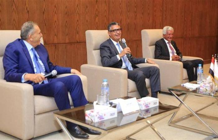 وزير التموين يلتقي قيادات الغرف التجارية لتنفيذ ...