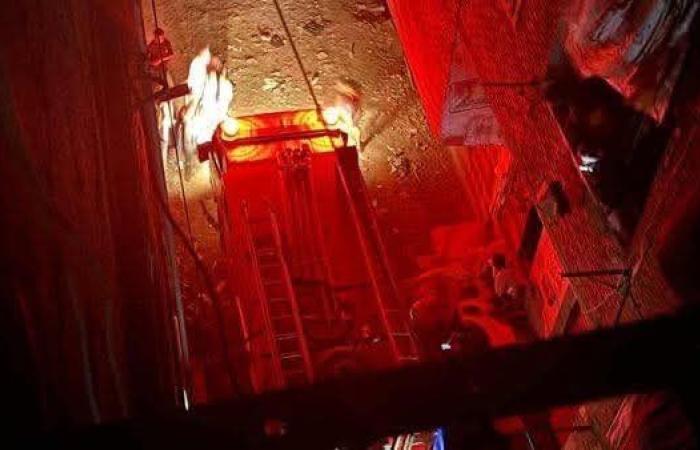 السيطرة على حريق محل تجاري بمنشأة القناطر