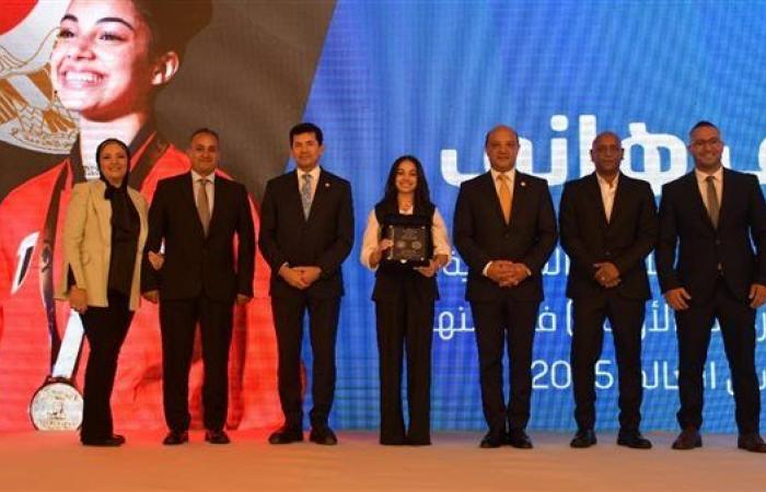 بعد تتويجهم بعدد من الميداليات الدولية.. وزير الرياضة يكرم منتخب مصر للجمباز
