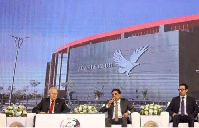 الأهلي يقدم مبادرات نوعية ومزايا استثنائية للمصريين العاملين بالخارج