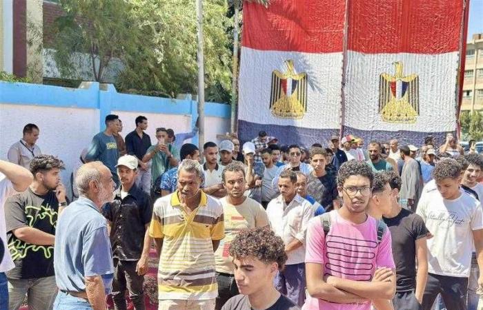 محافظ أسوان يتابع عملية التصويت في انتخابات مجلس الشيوخ