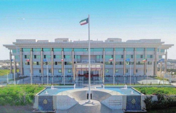 الداخلية الكويتية تضبط عصابة آسيوية تسرق حسابات مصرفية عبر عملية السحب دون بطاقة