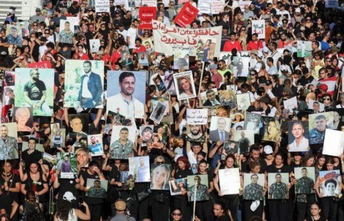 مسيرة لأهالي ضحايا انفجار مرفأ بيروت للمطالبة بتحقيق العدالة وإظهار نتيجة التحقيق
