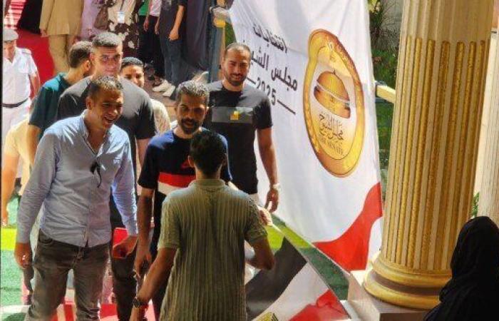 استمرار توافد المواطنين بكثافة على مقرات الانتخابات بالمنوفية