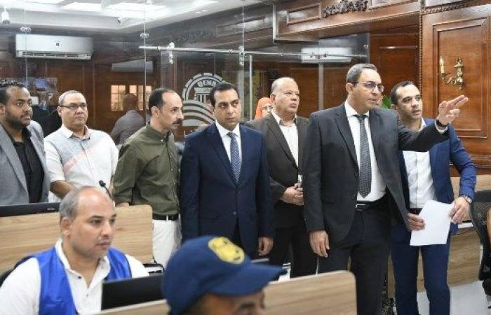محافظ قنا يترأس غرفة العمليات الرئيسية لمتابعة انتخابات مجلس الشيوخ 2025