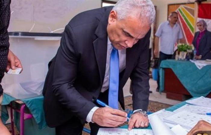رئيس جامعة طنطا يدلي بصوته في انتخابات مجلس الشيوخ 2025