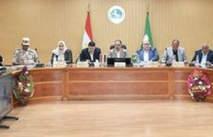 محافظ الشرقية تابع غلق صناديق اقتراع اليوم الأول لانتخابات مجلس الشيوخ 2025