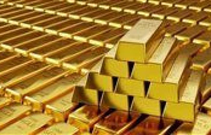 الذهب يتراجع مع صعود الدولار وترقّب قرارات ترامب بشأن الفيدرالي