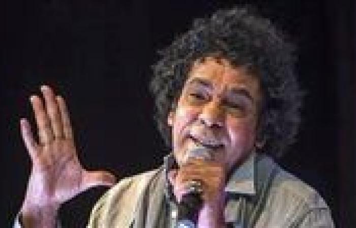 أنا بخير.. أول تعليق من محمد منير بعد تعرضه لوعكة صحية ونقله المستشفى