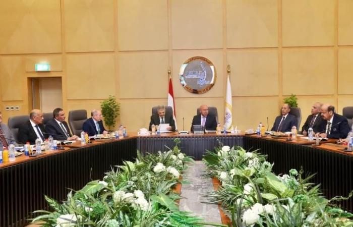 وزير الصناعة والنقل يترأس الجمعية العمومية لشركة قناة السويس لتنمية الموانئ