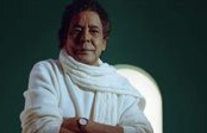 محمد منير يعلن خروجه من المستشفى اليوم: أنا بخير