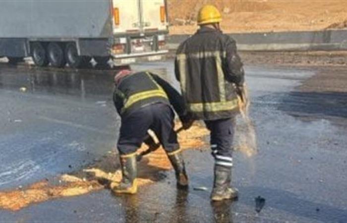 عاجل.. انقلاب شاحنة وقود ضخمة بطريق السويس الصحراوي تحمل 35 طن جاز (صور)