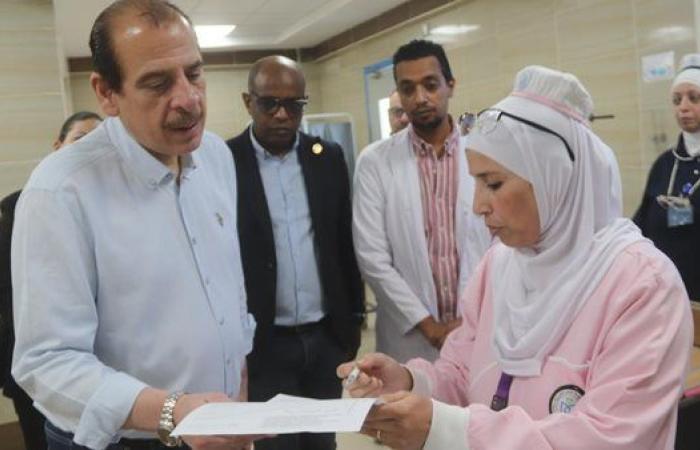 نائب وزير الصحة يتفقد منشآت طبية بمحافظة السويس ويوجه بتطوير الخدمات الصحية