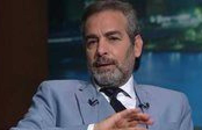 بسبب رفضه مصافحة معجب.. القصة الكاملة للهجوم على أحمد عبد العزيز وكيف برر الفنان؟
