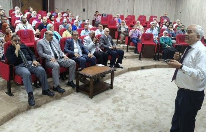 جامعة الريادة تنظم محاضرة متميزة بعنوان "القيادة وإدارة التغيير "
