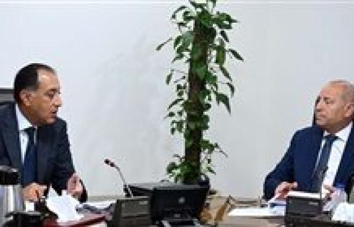 رئيس الوزراء يستعرض الفرص الاستثمارية ببعض الأراضي الفضاء على كورنيش النيل