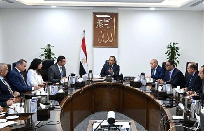 رئيس الوزراء يتابع مشروعات إعادة إحياء "وسط البلد" والقاهرة الخديوية