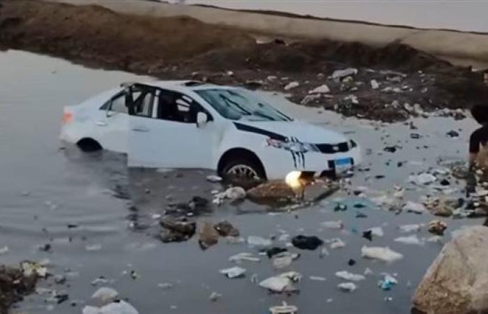 سقوط سيارة في مياه ملاحات بورفؤاد بطريق التفريعة دون خسائر بشرية