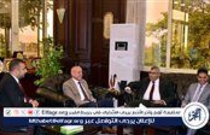 محافظ الأقصر يبحث مع وفد الصحة رفع كفاءة الوحدات الصحية واستكمال المشروعات الطبية