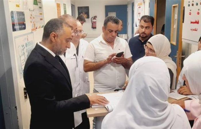 وكيل صحة سيناء في زيارة تفقدية لمتابعة انتظام سير العمل بمستشفى العريش العام