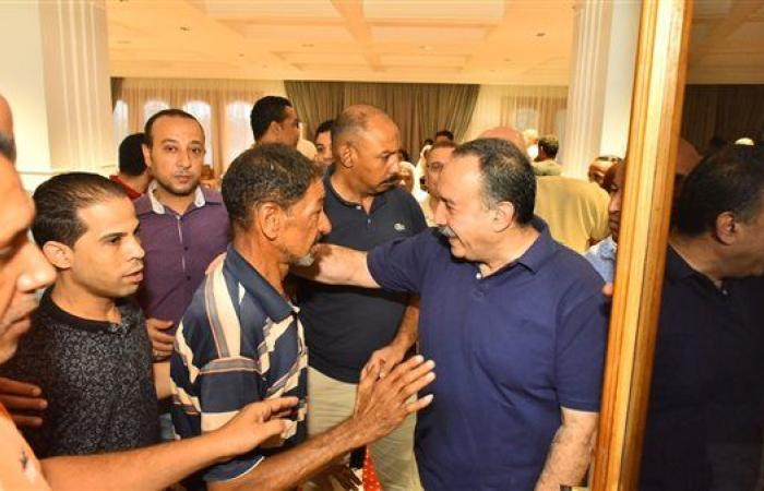 محافظ أسيوط يشهد تسليم تعويضات مالية لسكان عرب المدابغ ضمن تطوير المناطق غير الآمنة