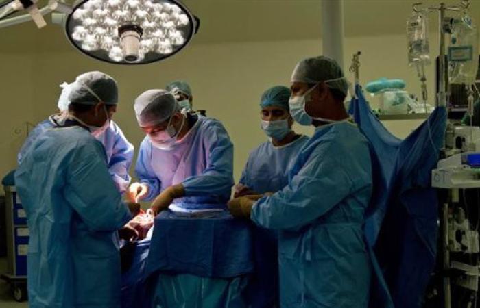 بالفيديو.. فريق طبي بالقصر العيني يكشف تفاصيل إنقاذ مريضة بعملية نادرة