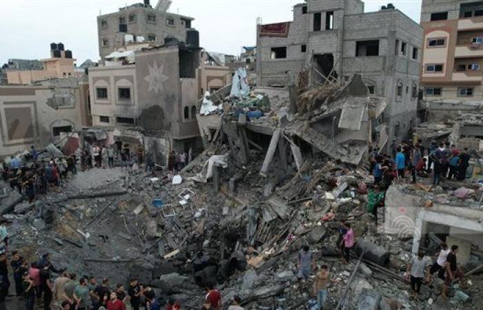 استشهاد 10 فلسطينيين بعد قصف طيران الاحتلال الإسرائيلي مدينتي غزة وخان يونس