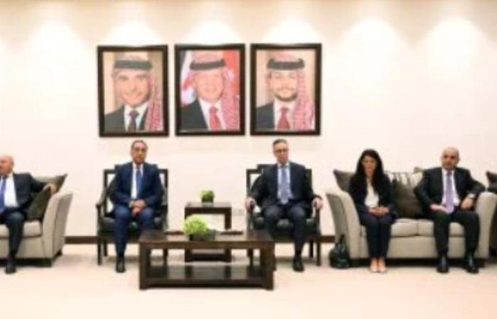 رئيس الوزراء يصل عمّان للمشاركة في أعمال الدورة الـ 33 للجنة العليا المصرية الأردنية
