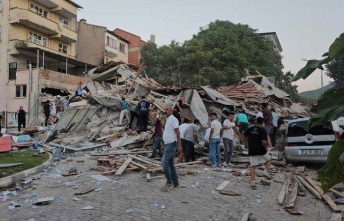 تركيا.. تسجيل أكثر من 200 هزة ارتدادية عقب زلزال قوي ضرب غرب البلاد