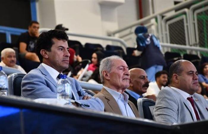 وزير الرياضة يؤازر منتخب ناشئي كرة اليد في مباراته أمام التشيك ببطولة كأس العالم