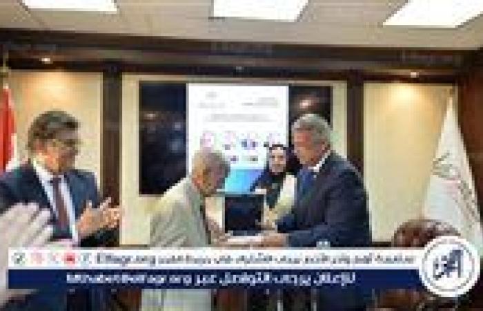 المهندس خالد عبدالعزيز يكرم رائد الإعلام العربي فهمي عمر