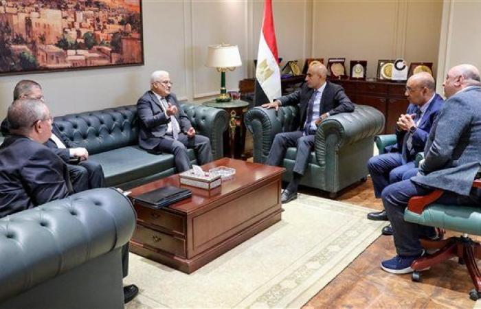 وزير التعليم يبحث مع التأمينات الاجتماعية تعزيز الحماية للعاملين بالقطاع