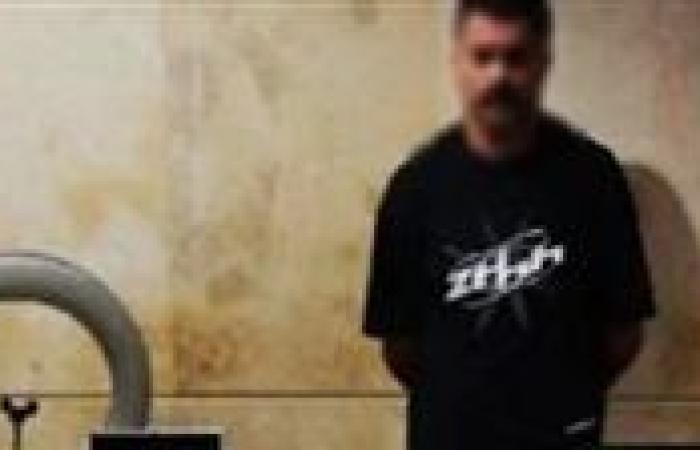 رسم تاتو عيب.. القبض على بلوجر لنشره فيديوهات خادشة