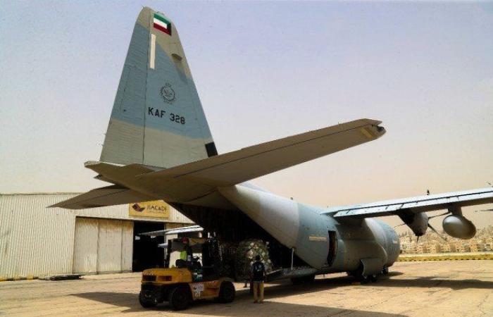 الطائرة الإغاثية الثالثة من الجسر الجوي الكويتي تصل إلى الأردن تمهيدا لإدخال حمولتها إلى غزة