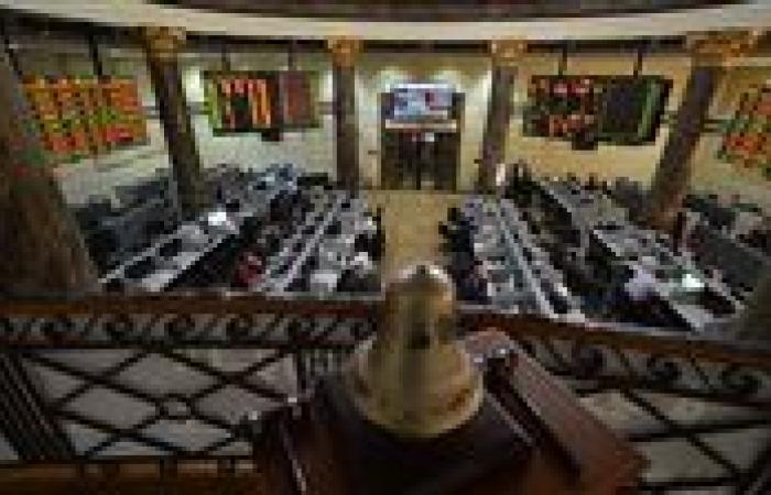 البورصة المصرية تتراجع تحت ضغط جني الأرباح