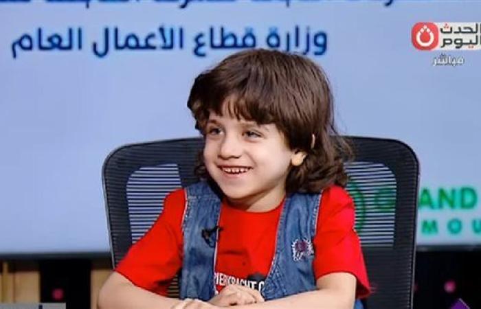 والد الطفل يونس مريض ضمور العضلات: أنقذوا ابني وأملي الأخير