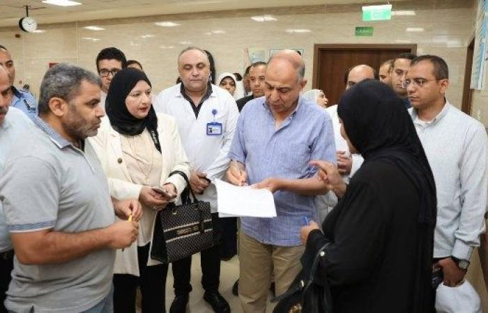 استجابة لأهالي دير مواس.. محافظ المنيا يوجه بإعانات عاجلة للأسر الأولي بالرعاية