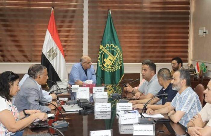 محافظ القليوبية يستعرض مخططا متكاملا للمرحلة "د" من ممشى أهل مصر ببنها