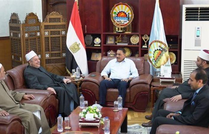 رئيس قطاع المعاهد الأزهرية يلتقي محافظ مطروح لبحث سبل تعزيز التعاون المشترك