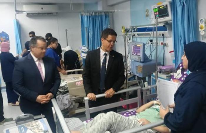 رئيس جامعة بنها يتفقد المستشفى الجامعي للاطمئنان على الخدمة الطبية المقدمة للمرضى