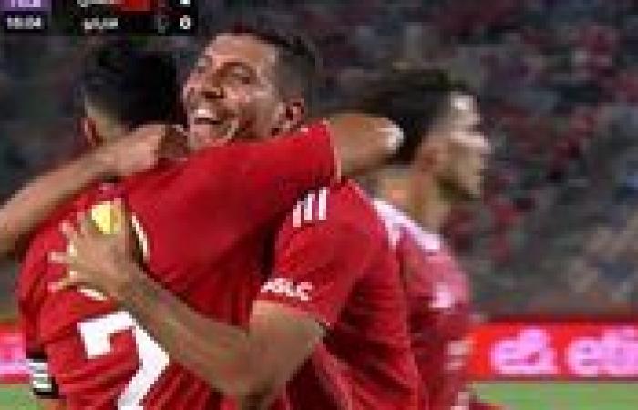بثلاثية شريف وزيزو.. الأهلي يتفوق على فاركو في منتصف الشوط الثاني