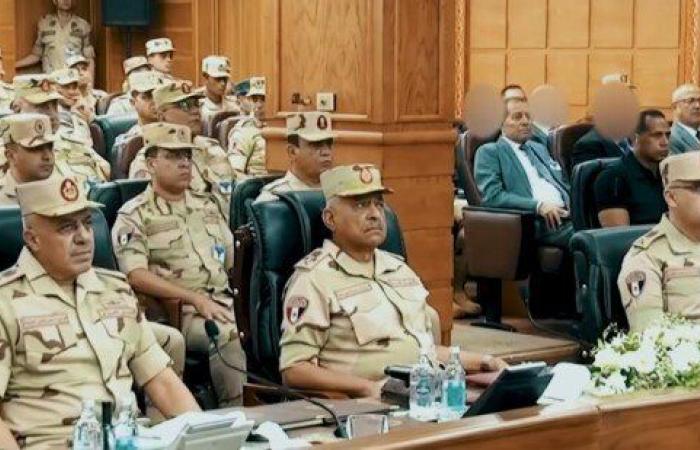 وزير الدفاع يشهد تنفيذ المرحلة الرئيسة للمشروع الاستراتيجية التعبوي التخصصي لهيئة الاستخبارات العسكرية