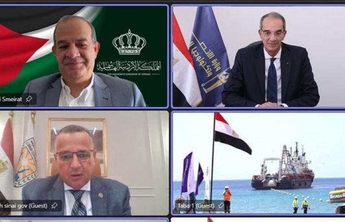 مصر تنتهي من إنزال أول كابل بحري يربط مع الأردن منذ أكثر من 25 عاما