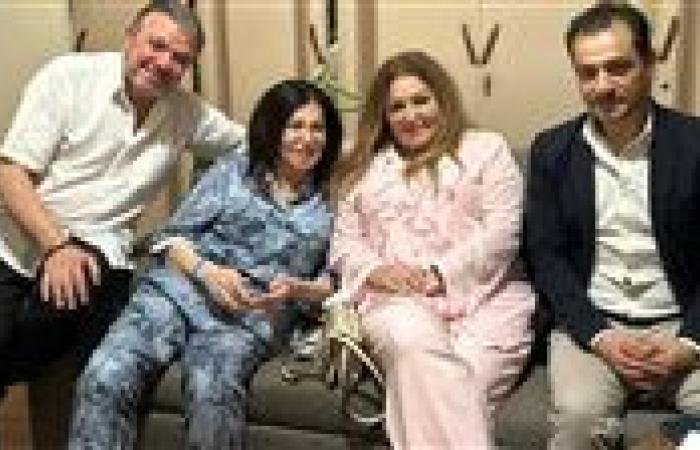 بعد استغاثتها.. وفد من نقابة المهن التمثيلية ووزارة الثقافة يزور الفنانة نجوى فؤاد في منزلها