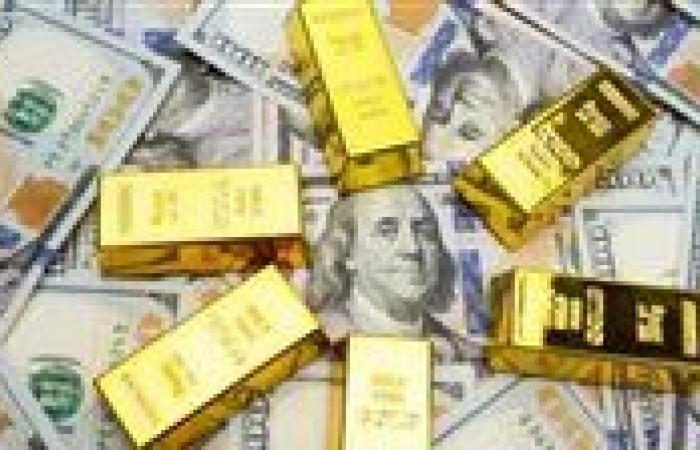 عاجل| توقعات باستمرار تذبذب أسعار الذهب وسط اضطرابات الدولار