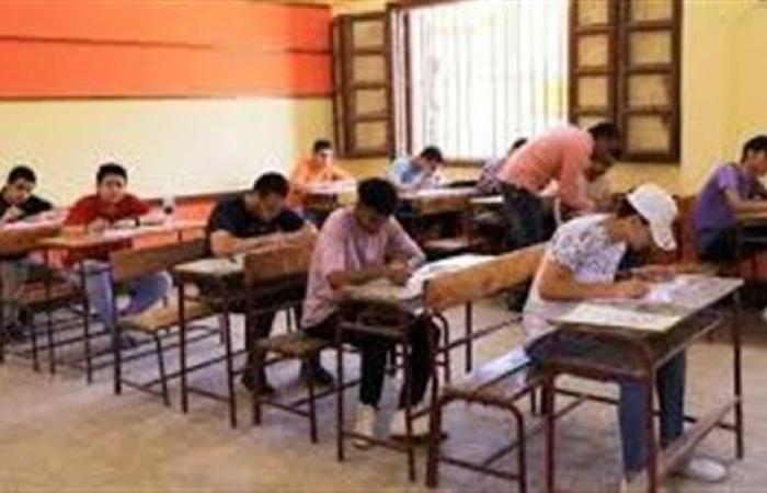 طلاب الثانوية العامة 2025 يؤدون امتحان ملاحق اللغة الأجنبية الثانية غدًا