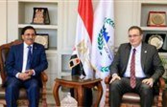 رئيس التنظيم والإدارة ومدير المنظمة العربية للتنمية الإدارية يبحثان تطوير مهام المنظمة