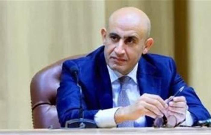 حظر تحصيل مبالغ مالية إضافية من طلاب المدارس
